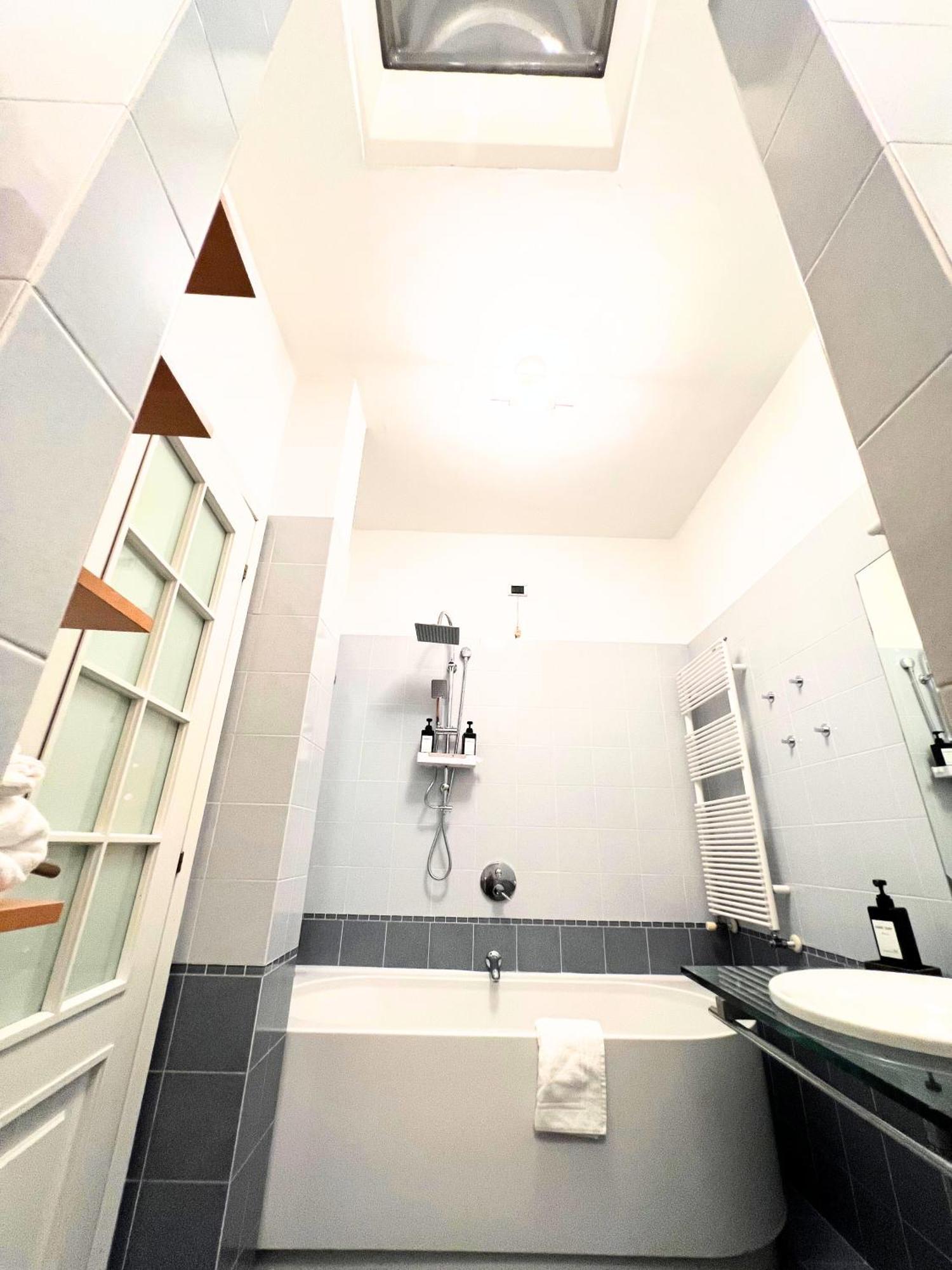 Park Free Gran Madre Elegante Loft Moderno Con Garage Turin